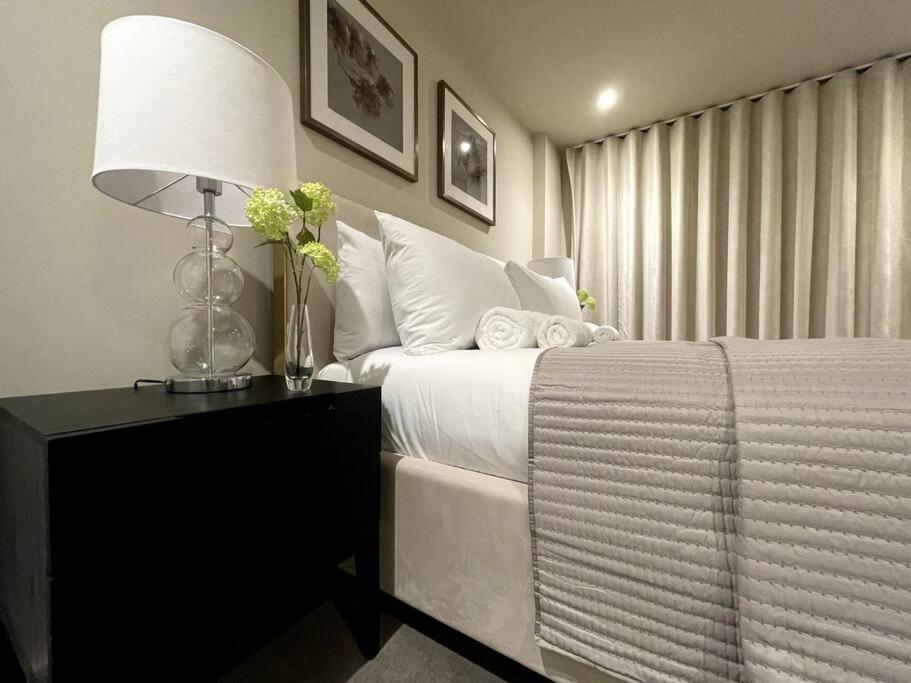 2Br Urban Vista Retreat Chcl F7 Leilighet Chigwell Eksteriør bilde