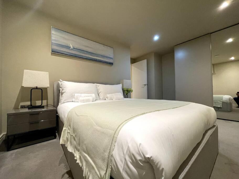 2Br Urban Vista Retreat Chcl F7 Leilighet Chigwell Eksteriør bilde