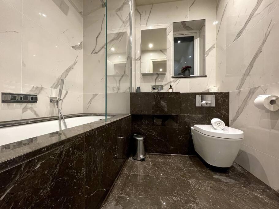 2Br Urban Vista Retreat Chcl F7 Leilighet Chigwell Eksteriør bilde