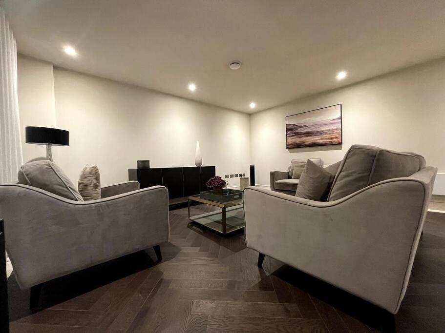 2Br Urban Vista Retreat Chcl F7 Leilighet Chigwell Eksteriør bilde