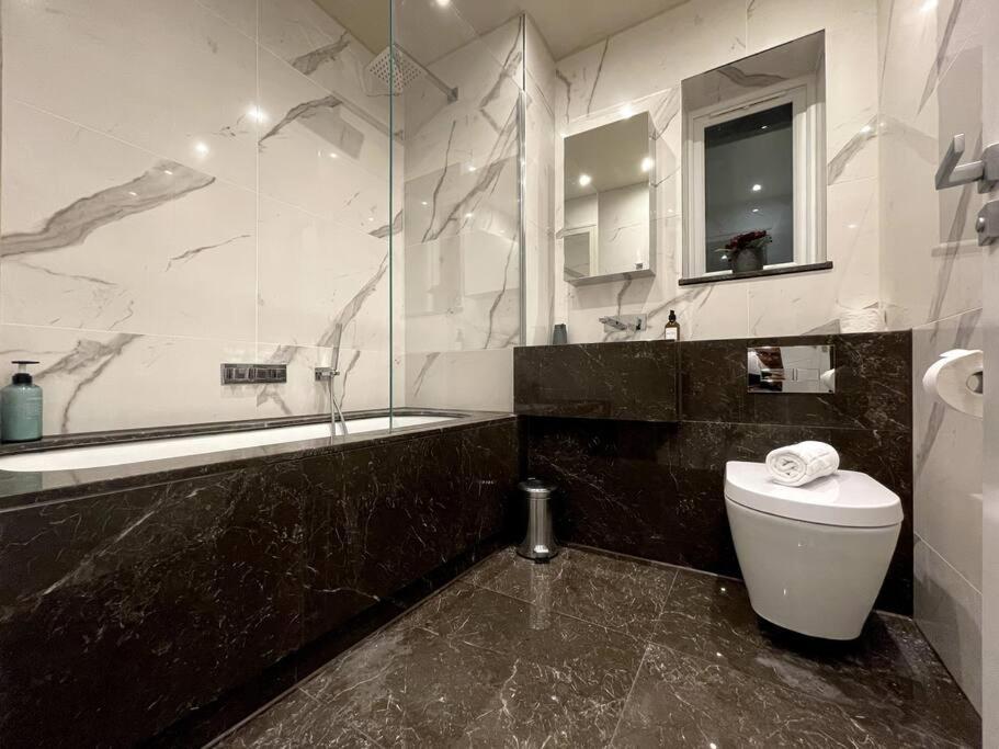 2Br Urban Vista Retreat Chcl F7 Leilighet Chigwell Eksteriør bilde
