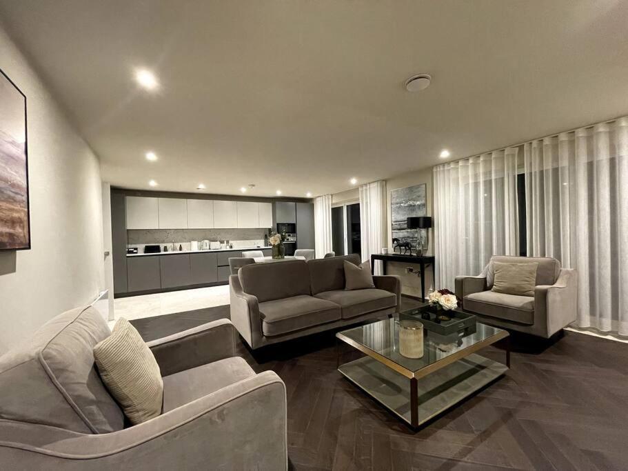 2Br Urban Vista Retreat Chcl F7 Leilighet Chigwell Eksteriør bilde