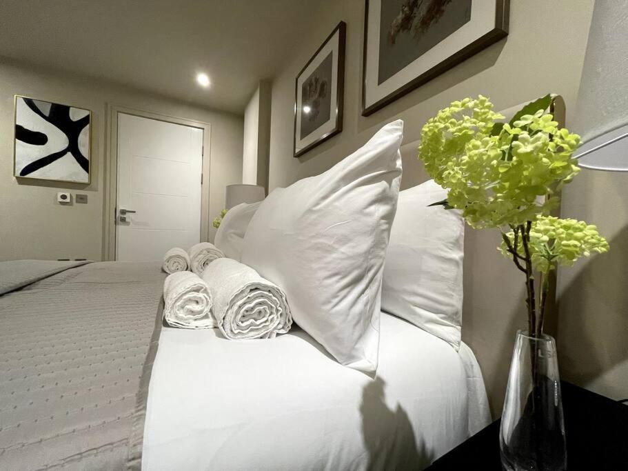 2Br Urban Vista Retreat Chcl F7 Leilighet Chigwell Eksteriør bilde