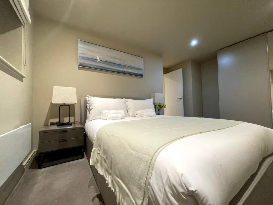 2Br Urban Vista Retreat Chcl F7 Leilighet Chigwell Eksteriør bilde