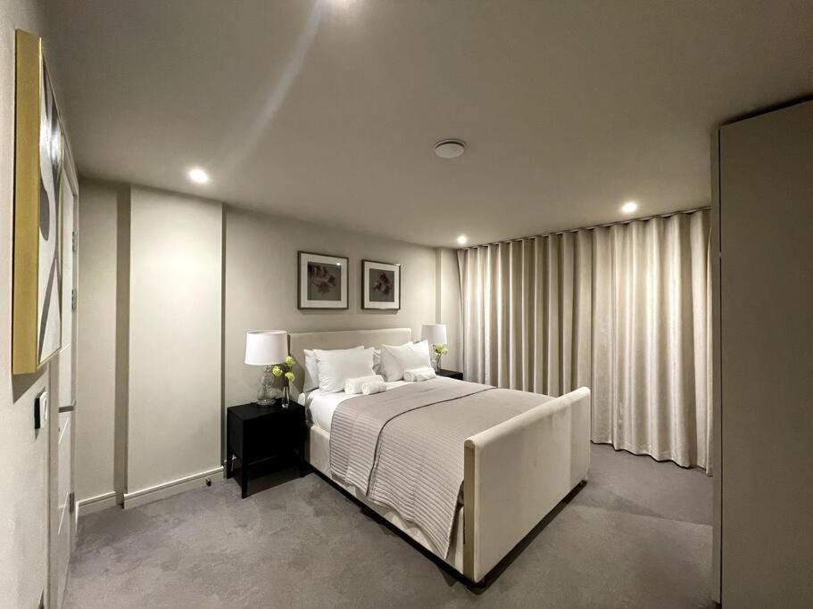 2Br Urban Vista Retreat Chcl F7 Leilighet Chigwell Eksteriør bilde
