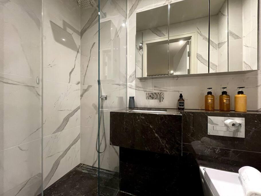 2Br Urban Vista Retreat Chcl F7 Leilighet Chigwell Eksteriør bilde