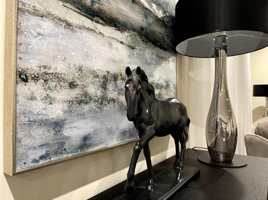 2Br Urban Vista Retreat Chcl F7 Leilighet Chigwell Eksteriør bilde