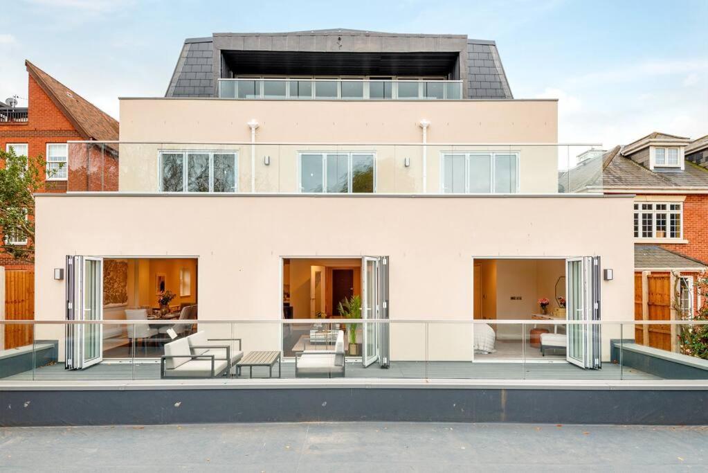 2Br Urban Vista Retreat Chcl F7 Leilighet Chigwell Eksteriør bilde