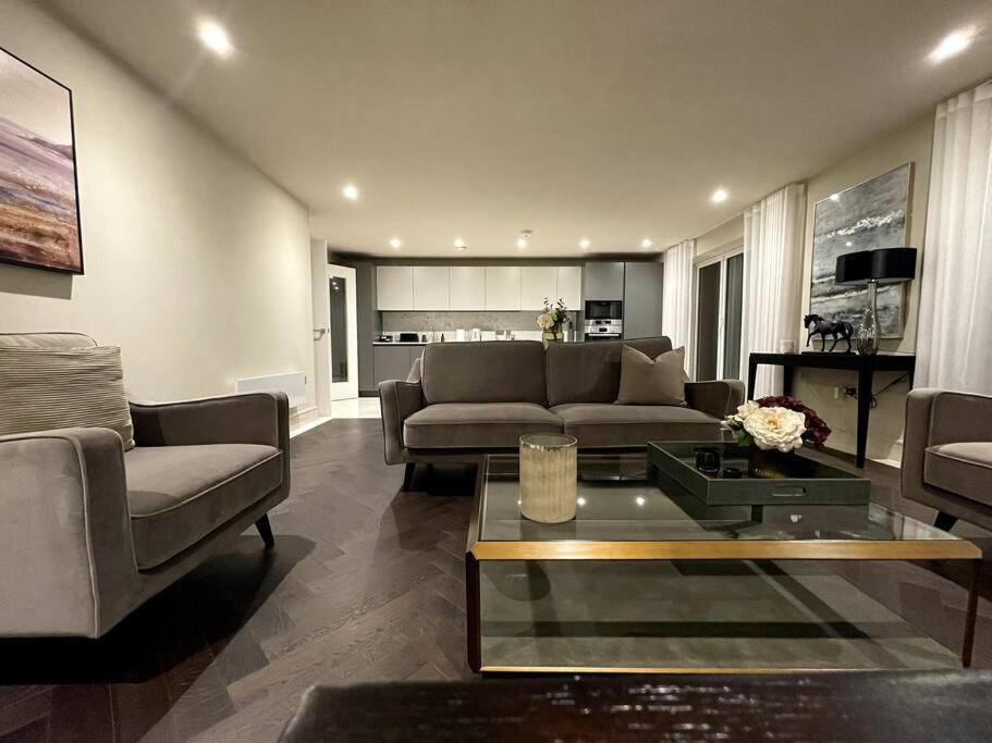 2Br Urban Vista Retreat Chcl F7 Leilighet Chigwell Eksteriør bilde