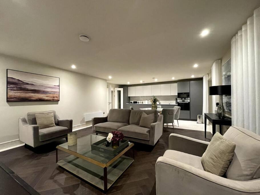 2Br Urban Vista Retreat Chcl F7 Leilighet Chigwell Eksteriør bilde